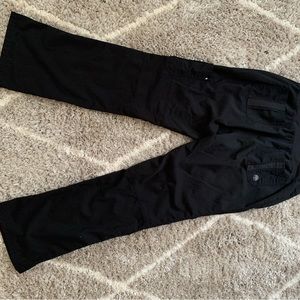 Healing hands, size small scrub bottoms, excellent condition.